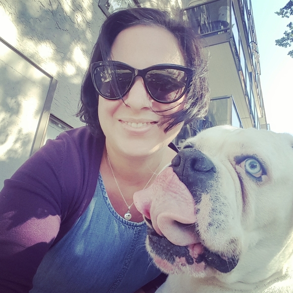 Meet your Posher, Melanie - Picture 1 of 4